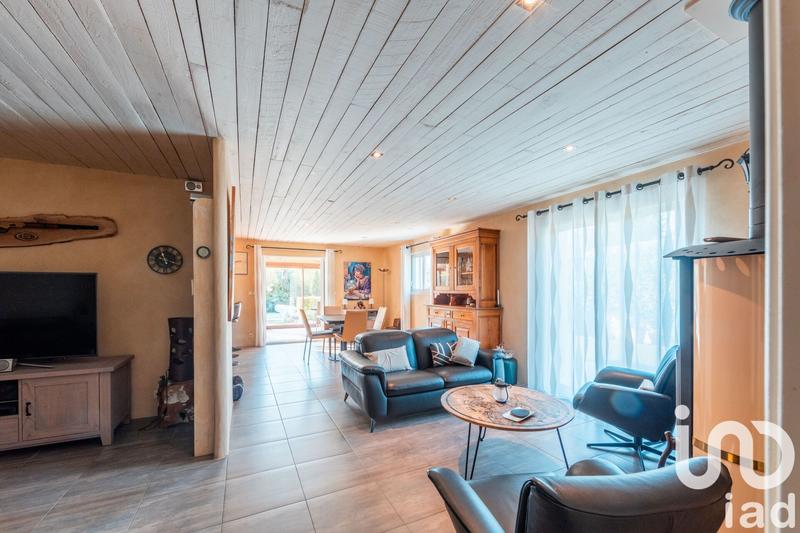 Maison - 215 m² - 8 pièces