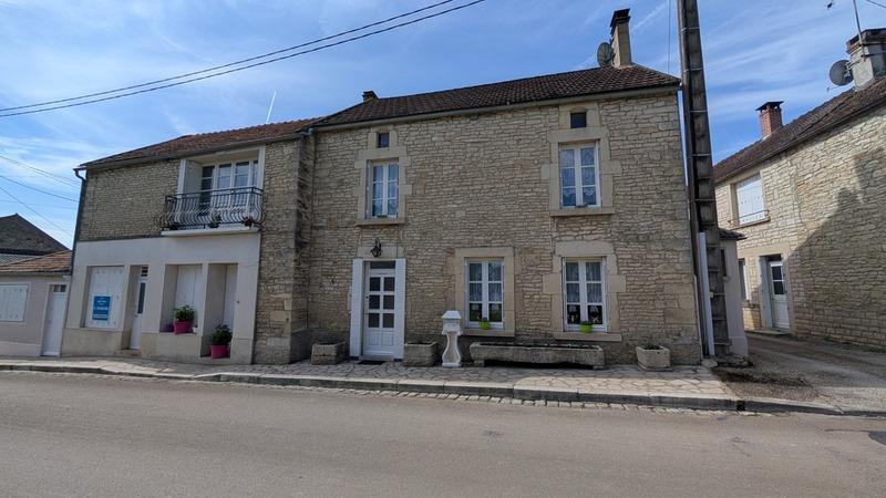 Maison de village - 123 m² - 8 pièces