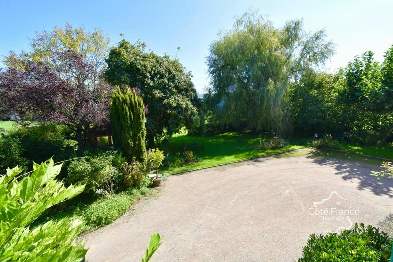 Demeure - 157 m² - 5 pièces