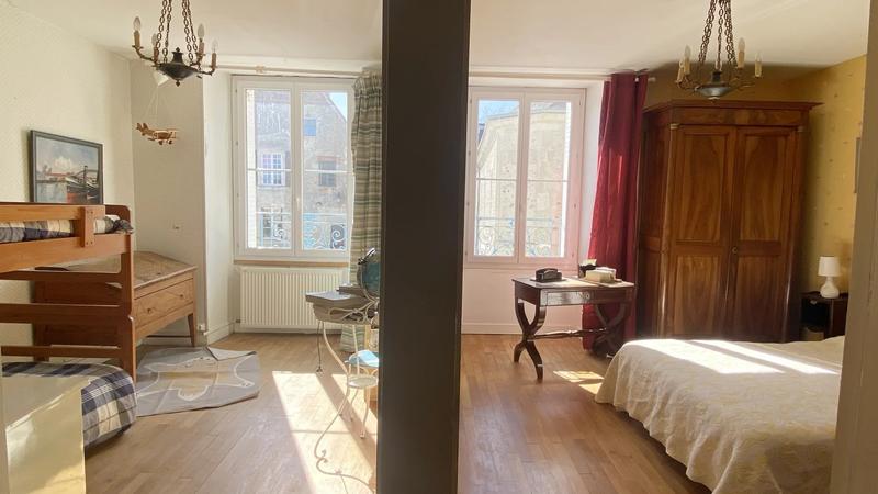 Maison - 343 m² - 12 pièces