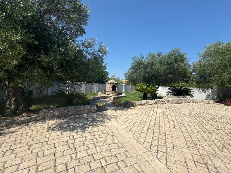 Maison - 244 m² - 8 pièces