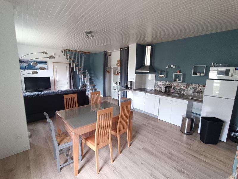 Maison traditionnelle - 250 m² - 9 pièces