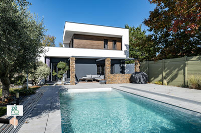 Maison - 182 m² - 6 pièces