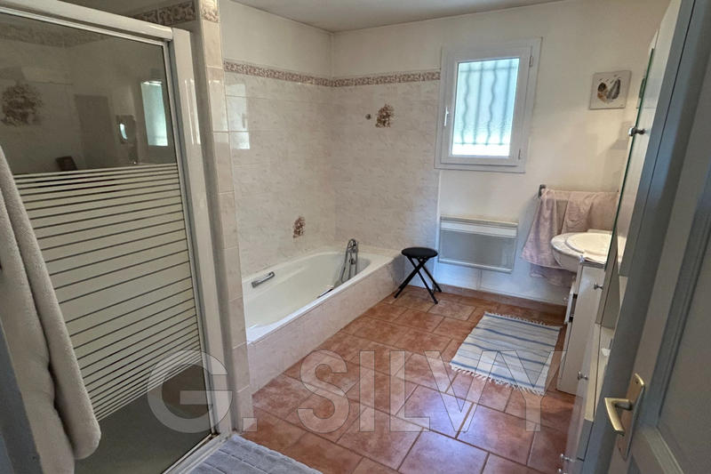 Maison - 206 m² - 8 pièces