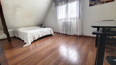 Maison - 225 m² - 9 pièces