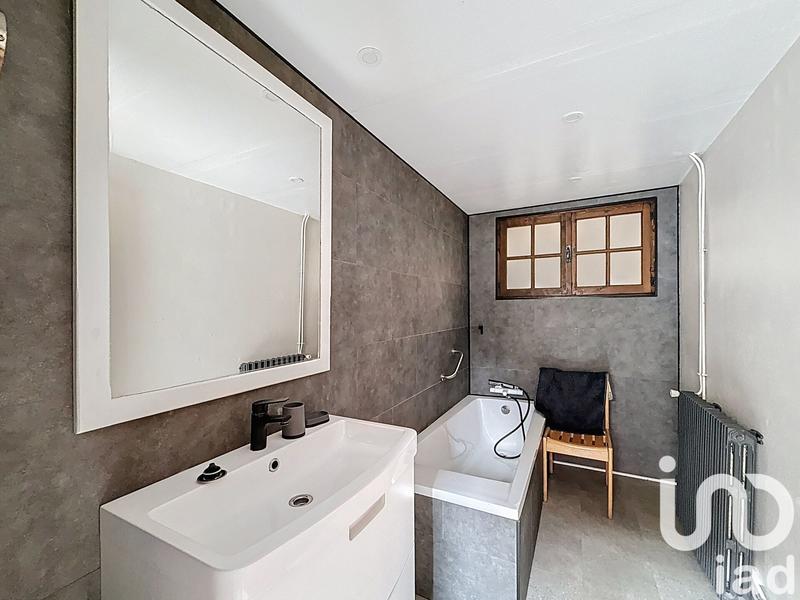 Maison - 198 m² - 8 pièces