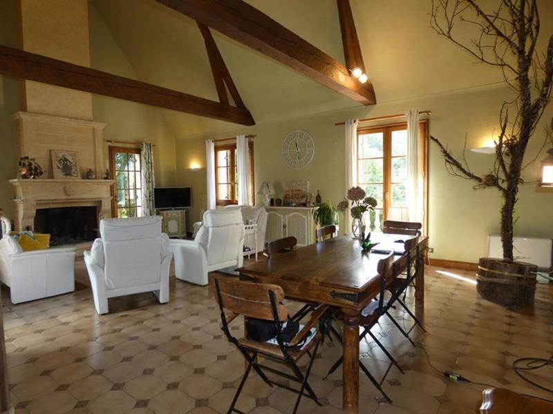 Maison - 200 m² - 8 pièces