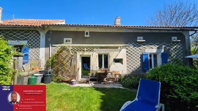 Maison traditionnelle - 72 m² - 4 pièces