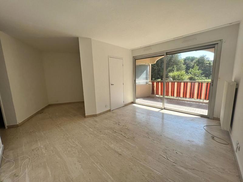 Studio - 28 m² - 1 pièce