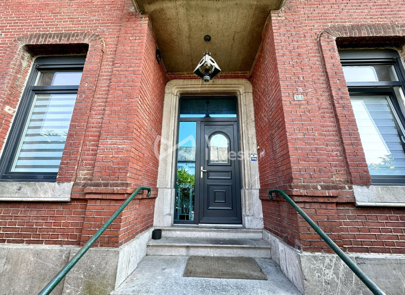 Maison - 200 m² - 10 pièces