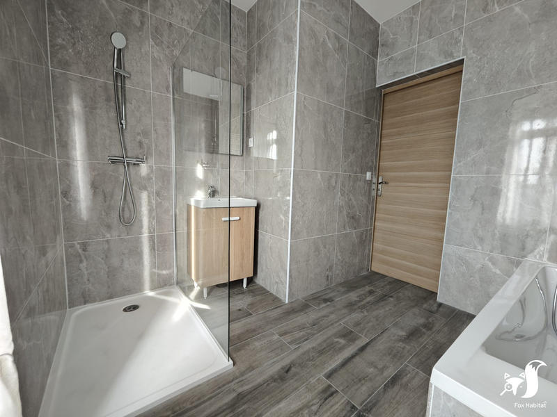 Maison - 90 m² - 5 pièces