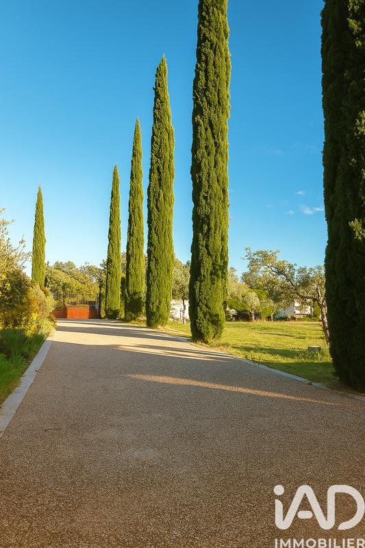 Maison - 300 m² - 7 pièces