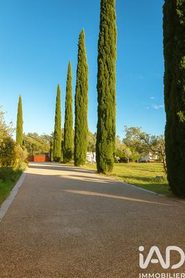 Maison - 300 m² - 7 pièces