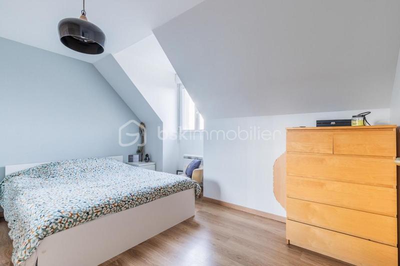 Maison - 94 m² - 5 pièces