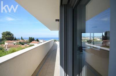 Appartement - 130 m² - 4 pièces