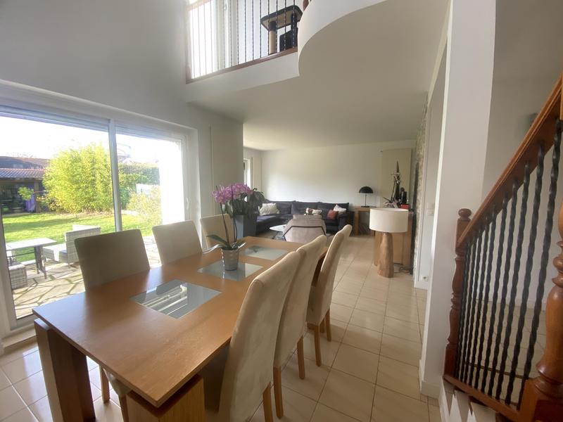 Maison - 162 m² - 7 pièces