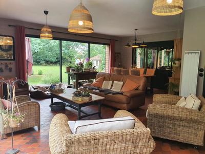 Maison - 180 m² - 7 pièces