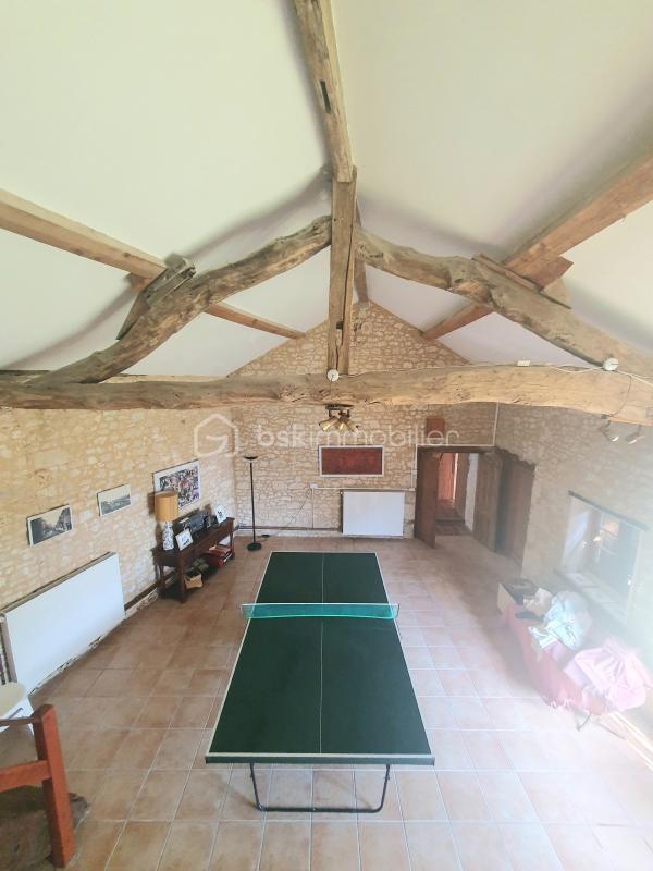 Maison en pierre - 243 m² - 6 pièces