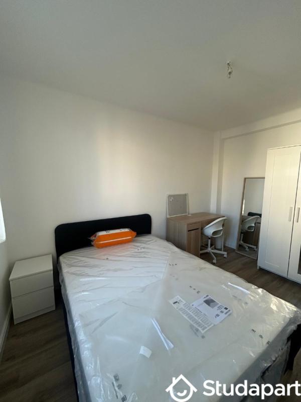 Chambre - 10 m² - 1 pièce