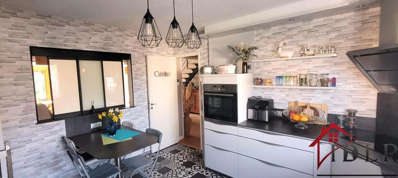 Demeure - 124 m² - 5 pièces