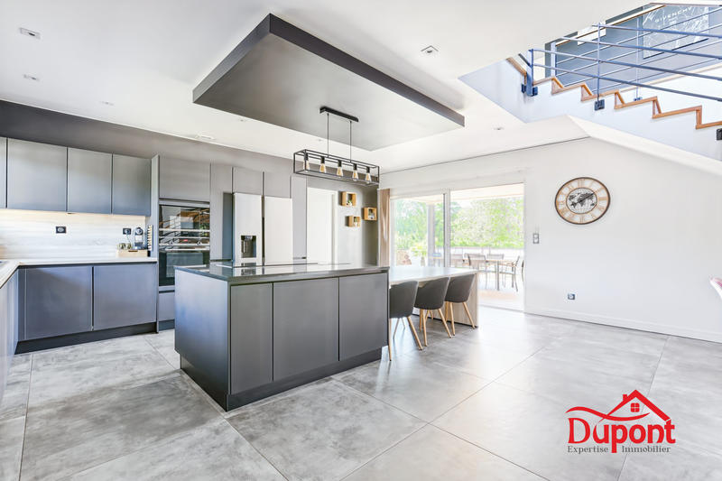 Villa - 230 m² - 5 pièces