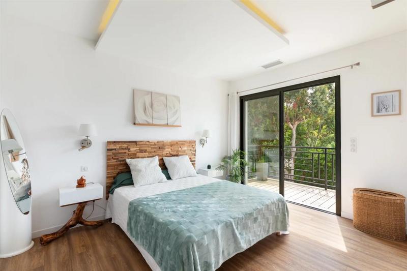 Villa - 222 m² - 9 pièces