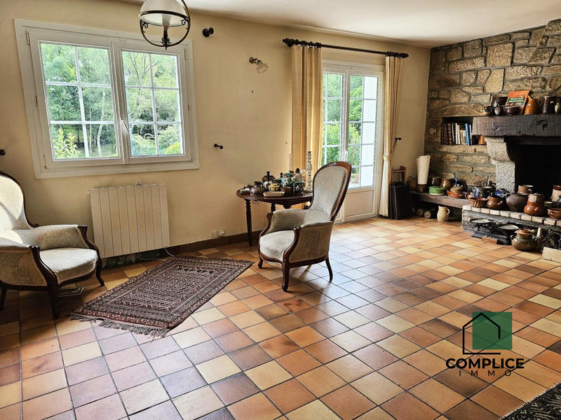 Maison traditionnelle - 160 m² - 6 pièces