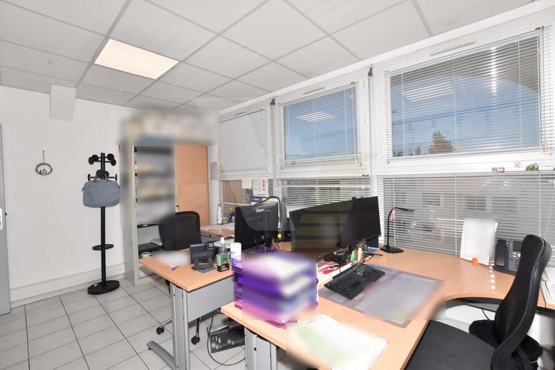 Local commercial - 282 m²