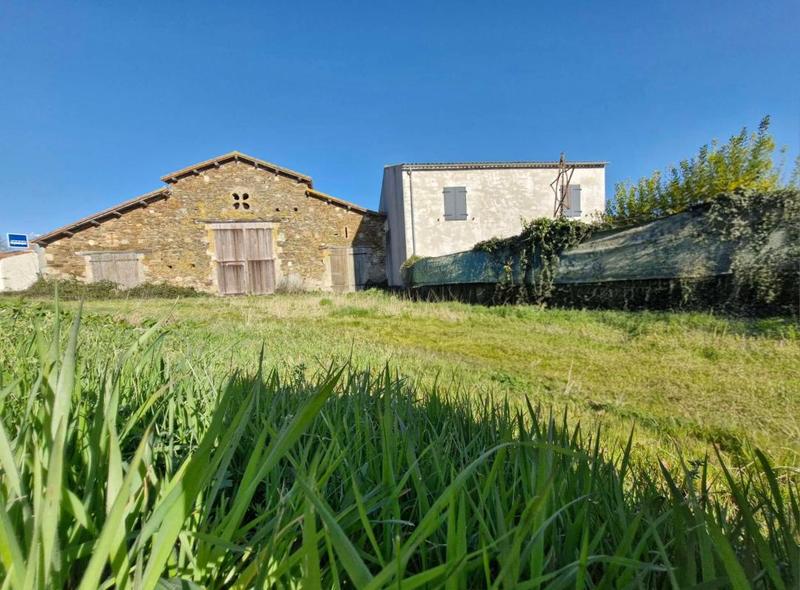 Maison - 260 m² - 1 pièce