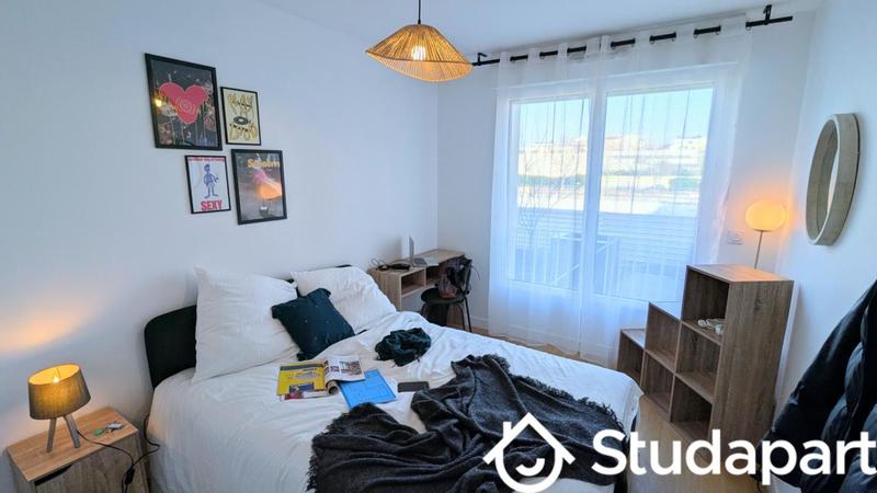 Chambre - 11 m² - 1 pièce