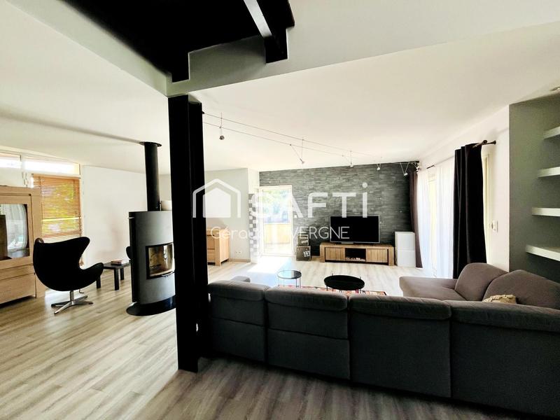 Maison - 265 m² - 7 pièces