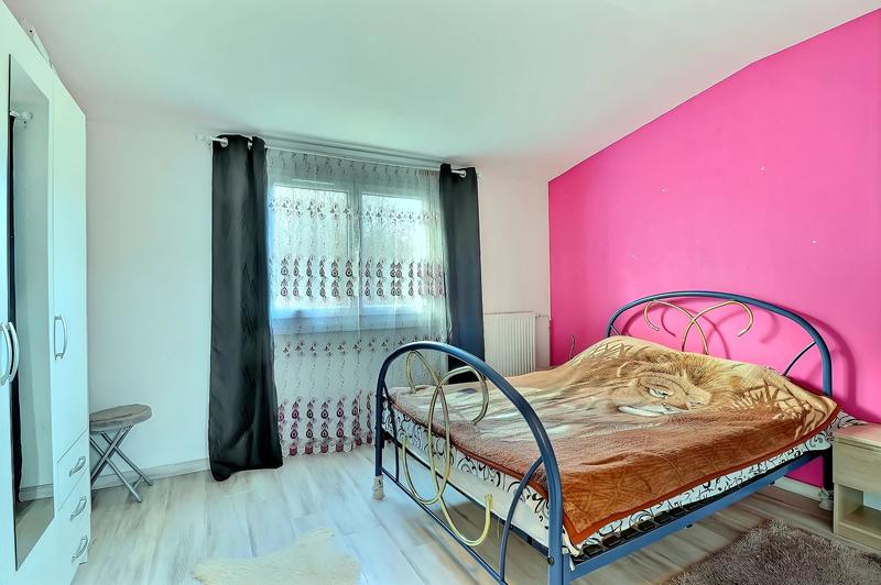 Maison - 90 m² - 5 pièces