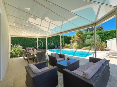 Pavillon - 224 m² - 6 pièces