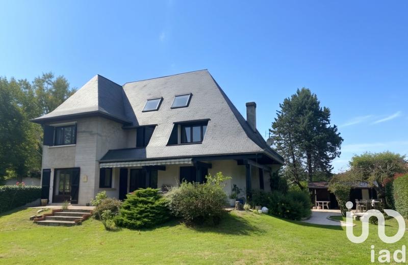 Maison - 290 m² - 8 pièces