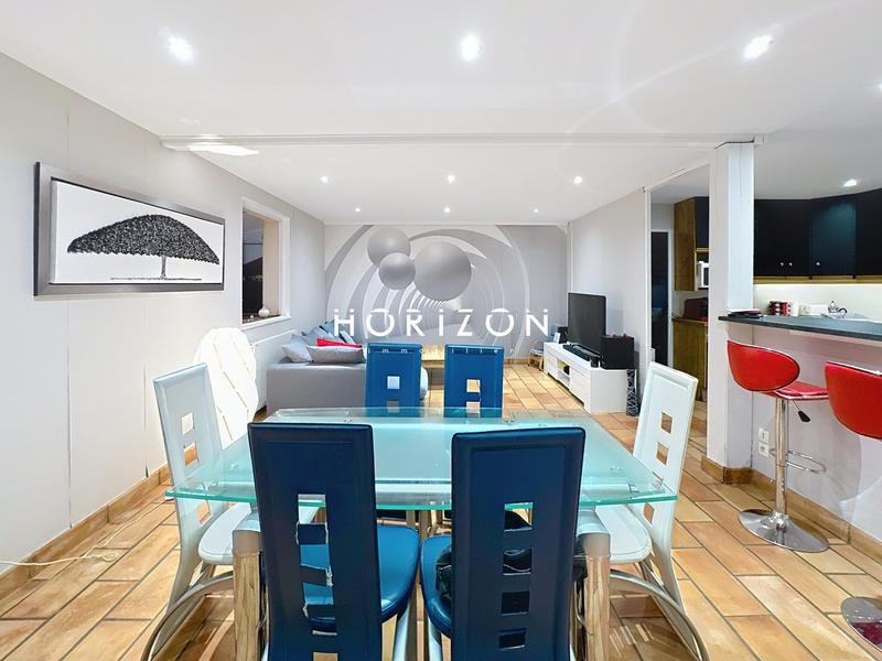 Villa - 180 m² - 8 pièces