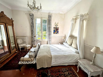 Maison - 214 m² - 7 pièces