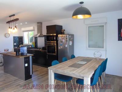 Maison traditionnelle - 69 m² - 3 pièces