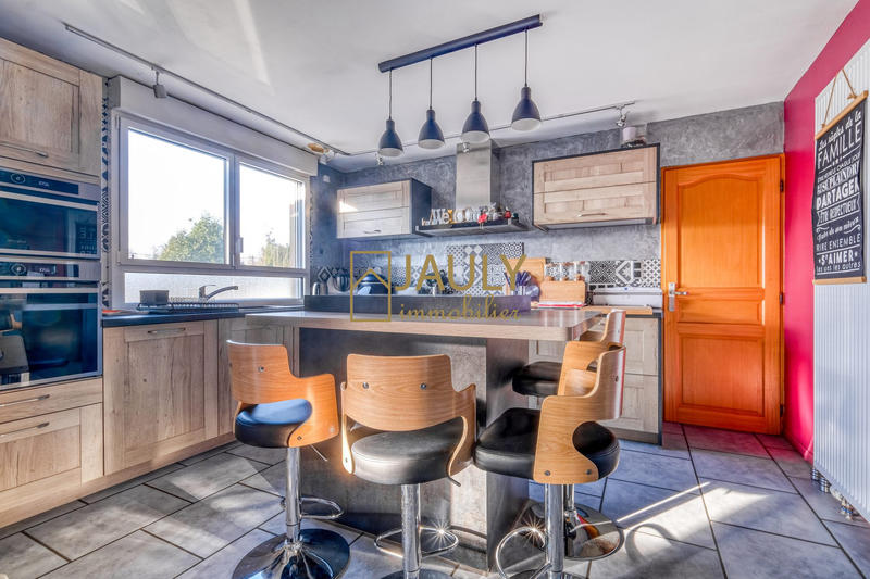 Maison traditionnelle - 173 m² - 7 pièces