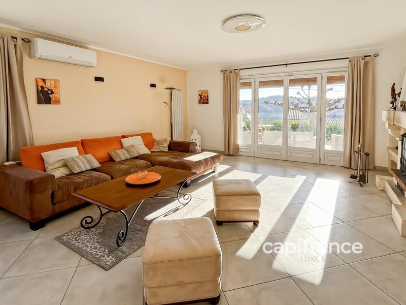 Villa - 142 m² - 5 pièces