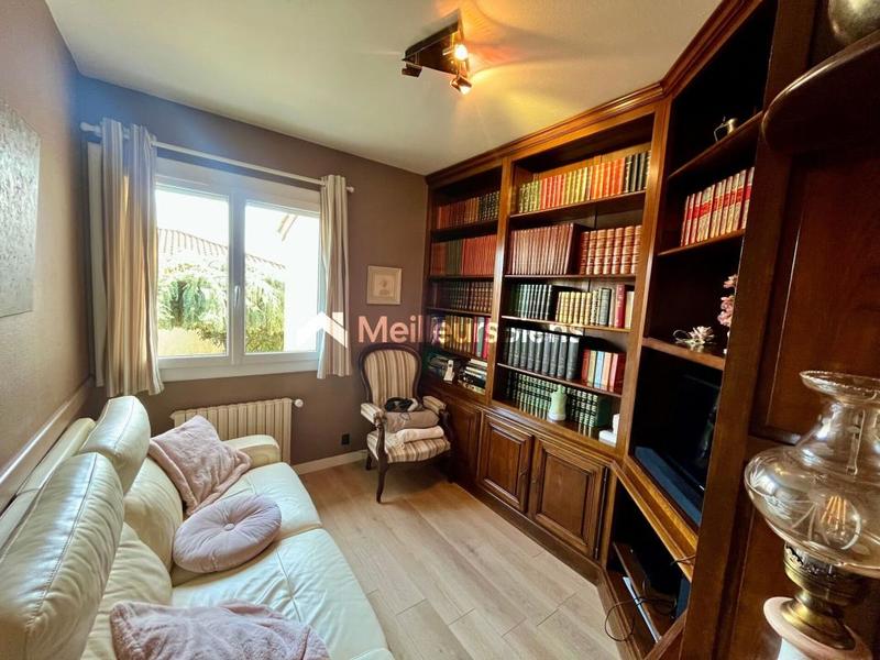 Propriété - 182 m² - 8 pièces