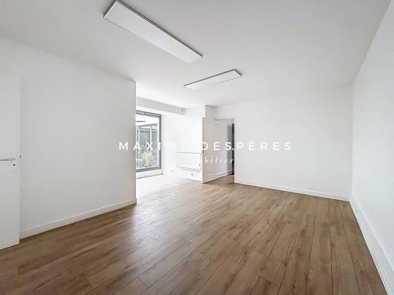 Loft - 325 m² - 6 pièces