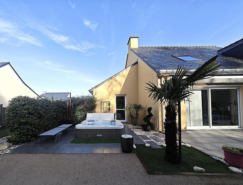 Maison - 162 m² - 8 pièces