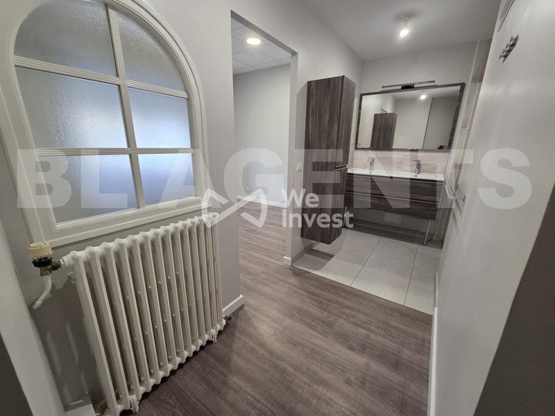 Maison - 202 m² - 8 pièces