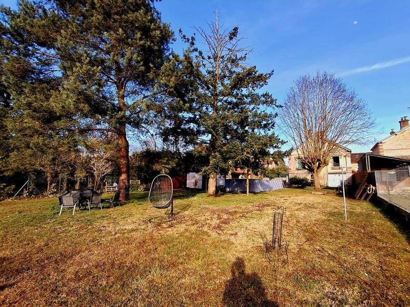 Maison - 90 m² - 5 pièces