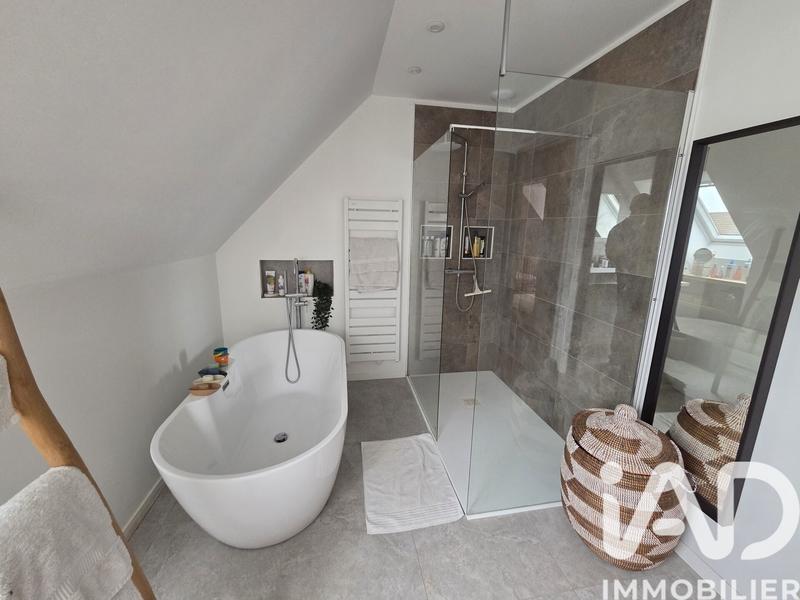 Maison - 122 m² - 5 pièces