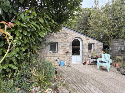 Maison - 204 m² - 11 pièces