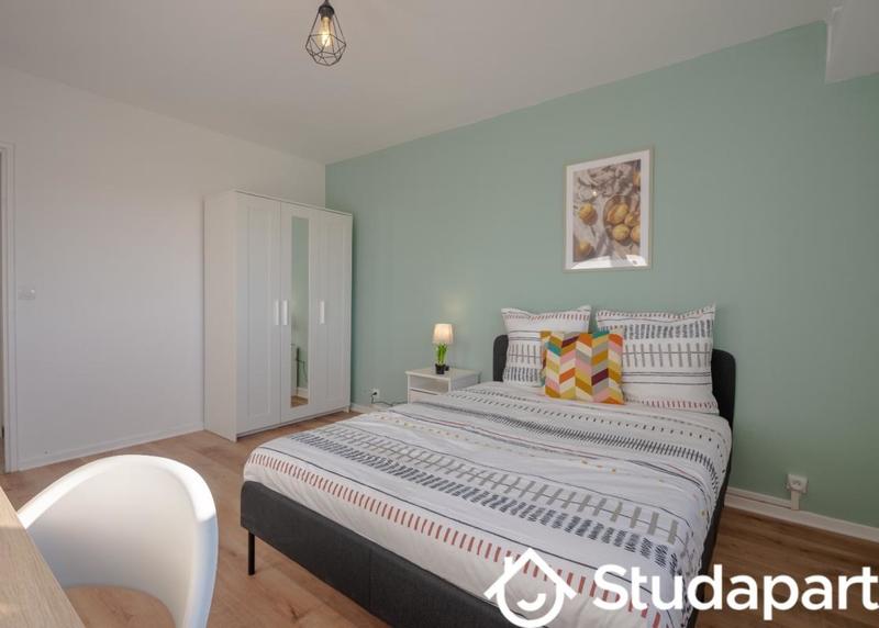 Chambre - 14 m² - 1 pièce