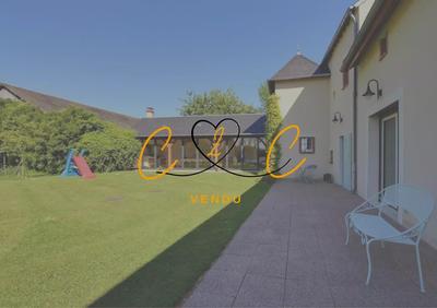 Maison - 280 m² - 5 pièces