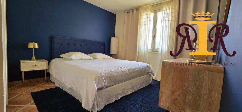 Maison - 334 m² - 10 pièces