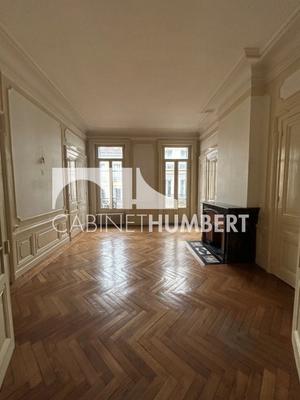 Appartement - 121 m² - 3 pièces